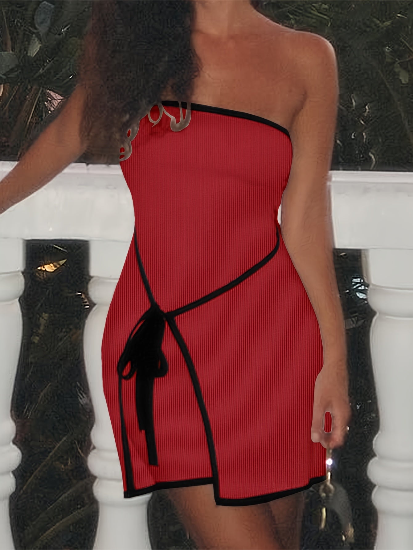 Women's Spring Summer Elegant Contrast Trim Strapless Lace-Up Bodycon Dress - Slim Fit Short Sleeveless Midi Dress with Tiered Hem & Adjustable Waist Tie, Machine Washable, Casual Summer Dresses, Evening Wear, Medium Elasticity