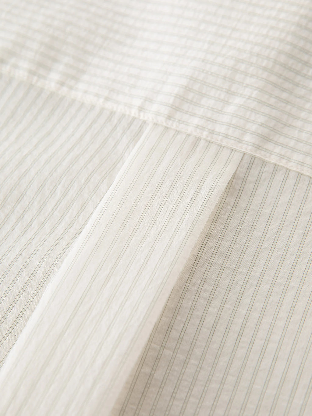 ZIQIAO Minimalist Style Loose Versatile Casual Shirt For Women 2025 Summer New Physical Sun Protection Vacation Top 25ZQ92169