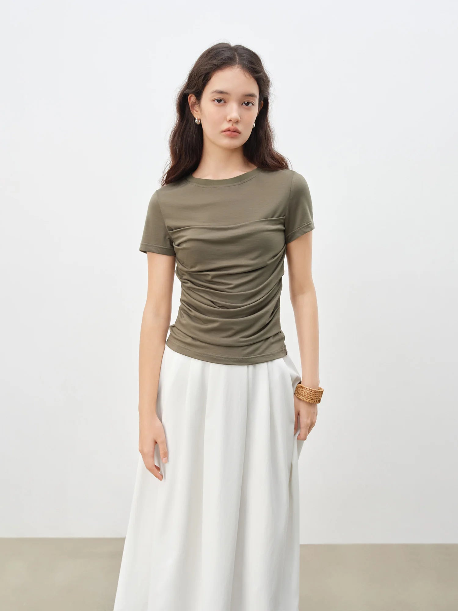 ZIQIAO 2025 Summer Women's Contour Stitch T-Shirt - Structured Round Neck Slim Fit Tee with Cool-Touch Yarn for Urban Explorer