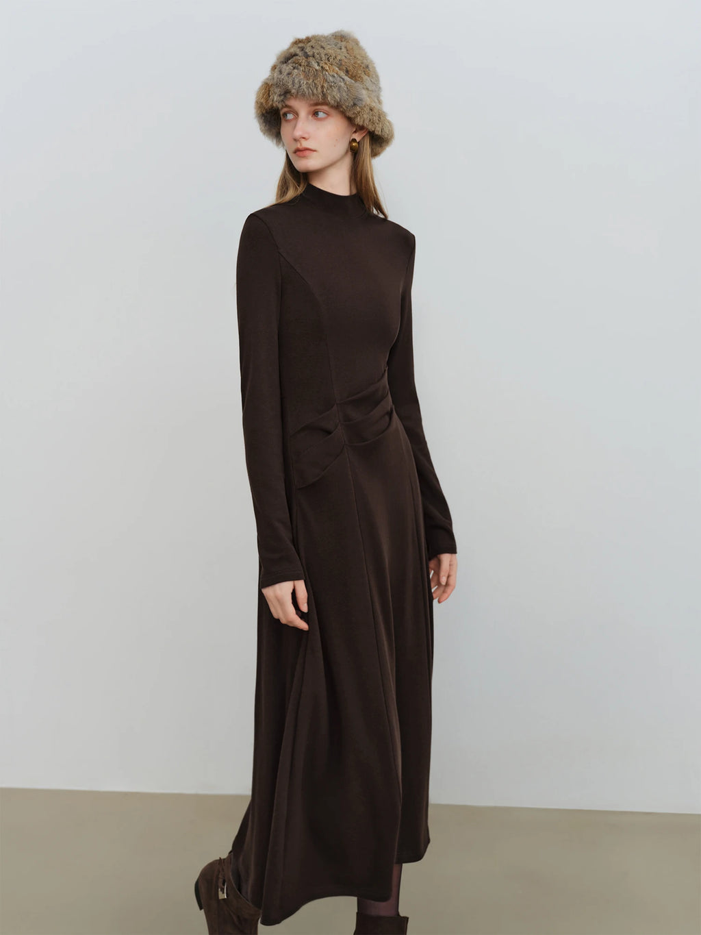 ZIQIAO Autumn Winter 2025 Women's Waist-Defined Maxi Dress - Classic Black Timeless Silhouette Flattering Fit Office Elegant