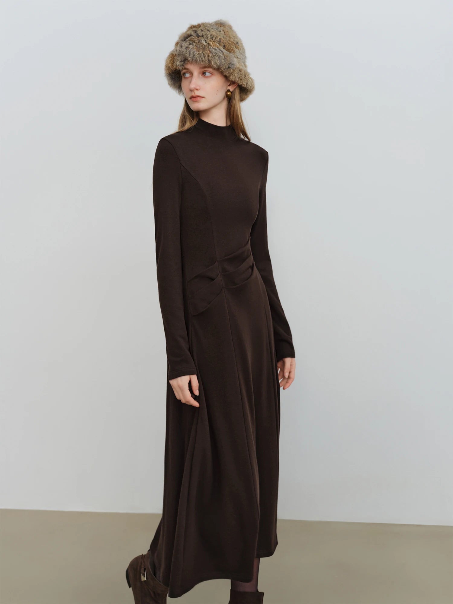 ZIQIAO Autumn Winter 2025 Women's Waist-Defined Maxi Dress - Classic Black Timeless Silhouette Flattering Fit Office Elegant