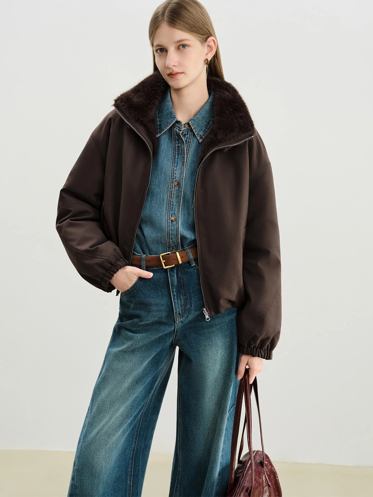 ZIQIAO LightWarm Women's Reversible Vintage Workwear Faux Fur Collar Drop Shoulder Sleeves Short Coat 2025 Winter New Arrival