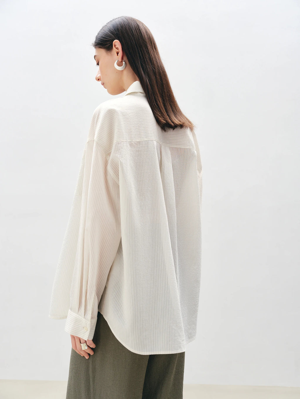 ZIQIAO Minimalist Style Loose Versatile Casual Shirt For Women 2025 Summer New Physical Sun Protection Vacation Top 25ZQ92169