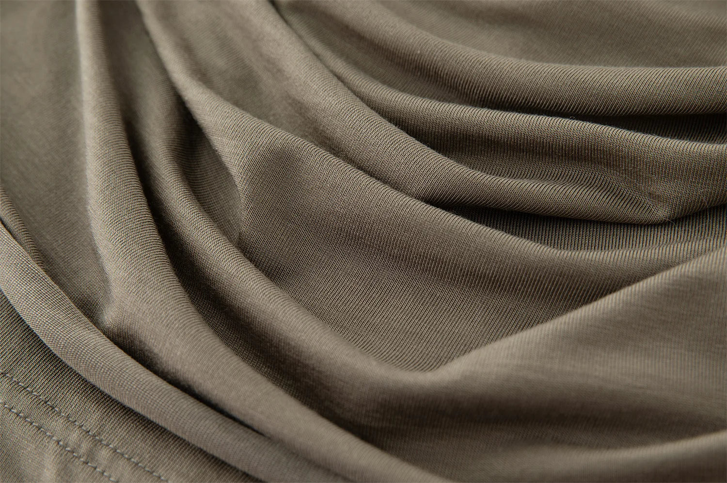 ZIQIAO 2025 Summer Women's Contour Stitch T-Shirt - Structured Round Neck Slim Fit Tee with Cool-Touch Yarn for Urban Explorer