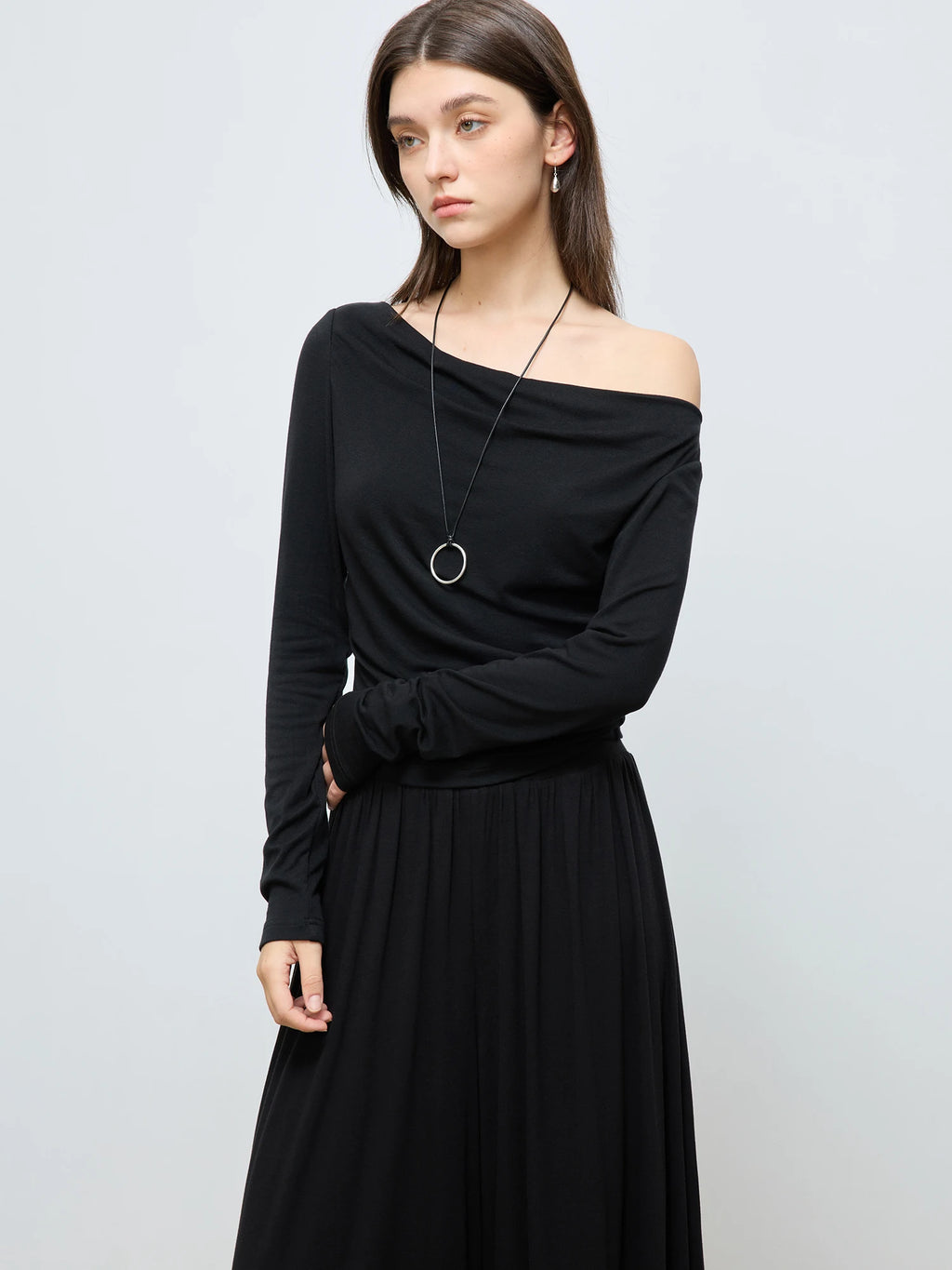 ZIQIAO Women Spring Long Sleeve T-Shirt Tops 19.4% Wool Swing Neck Slim Fit Commuter Top 2025 Spring Female Black Top 25ZQ91081