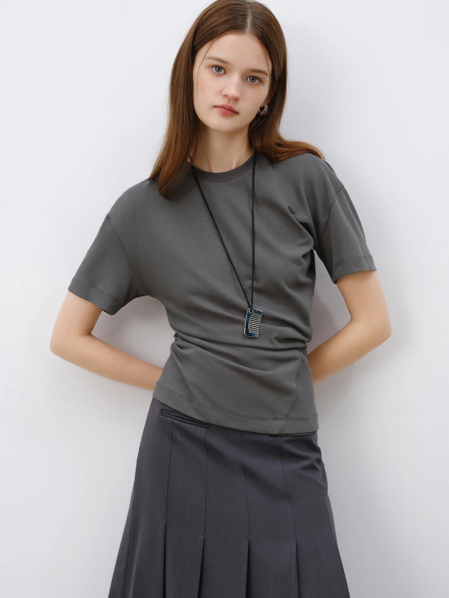 ZIQIAO Unique Design T-shirt For Women Short Sleeve Top 2025 Spring New Design Knitted Versatile Black Grey Shirt 25ZQ91060