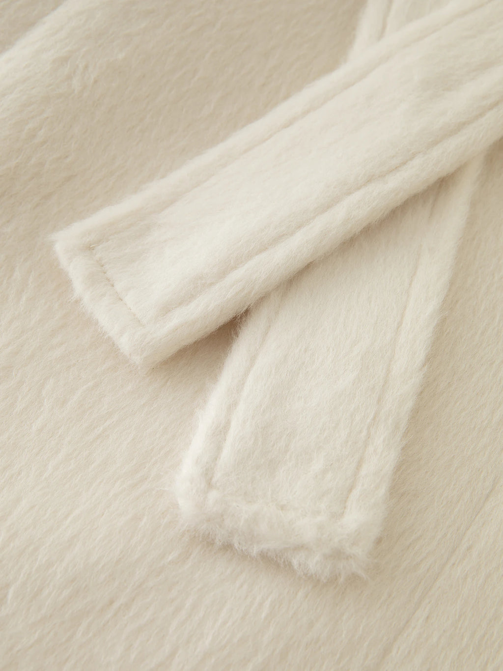 ZIQIAO Korean Style Short White Jacket for Women 2025 Early Winter New Style Stand Collar Stylish Warm Jacket