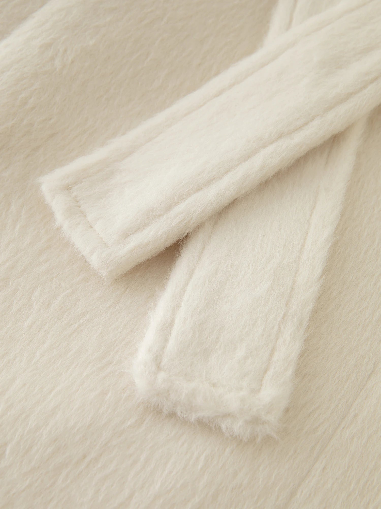 ZIQIAO Korean Style Short White Jacket for Women 2025 Early Winter New Style Stand Collar Stylish Warm Jacket