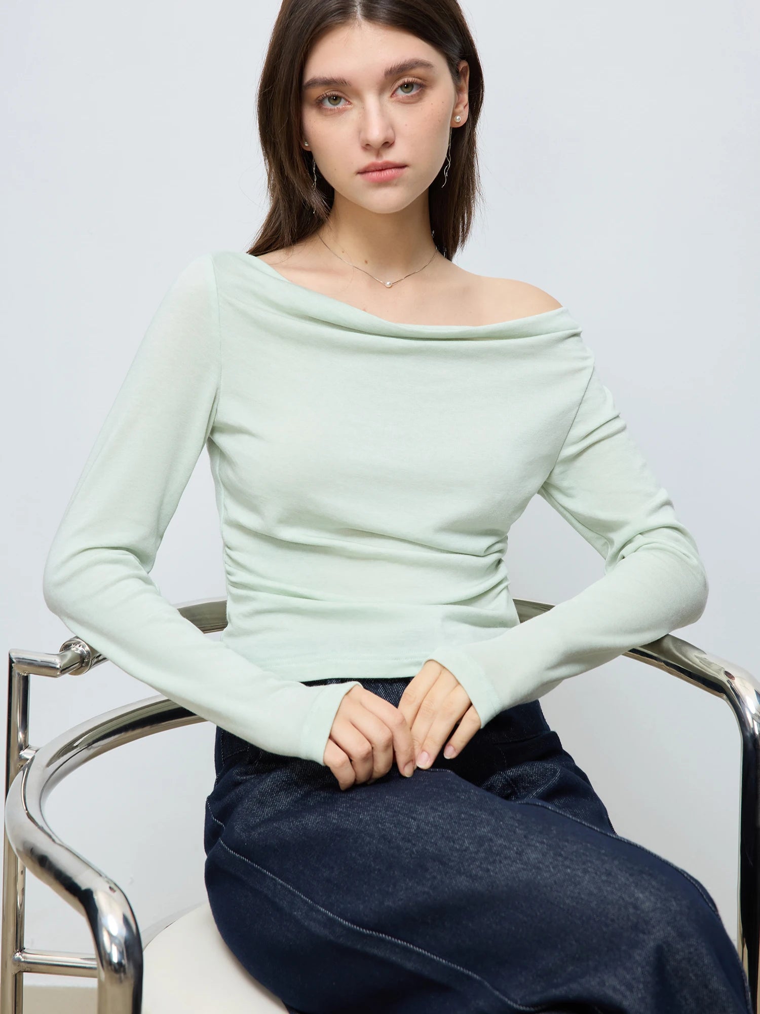 ZIQIAO Women Spring Long Sleeve T-Shirt Tops 19.4% Wool Swing Neck Slim Fit Commuter Top 2025 Spring Female Black Top 25ZQ91081