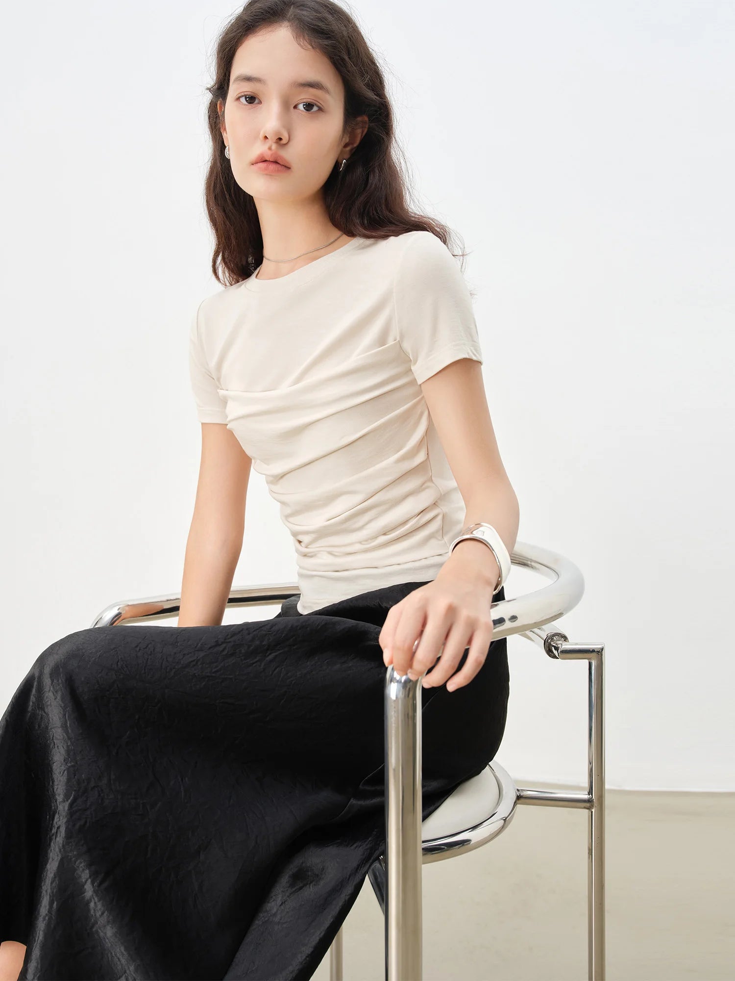 ZIQIAO 2025 Summer Women's Contour Stitch T-Shirt - Structured Round Neck Slim Fit Tee with Cool-Touch Yarn for Urban Explorer