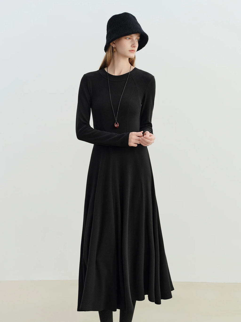 ZIQIAO 2025 Winter Women's Slim Fit Knit Dress - Round Neck Bodycon Little Black Dress Tummy Control Waist Elegant Mid-Length