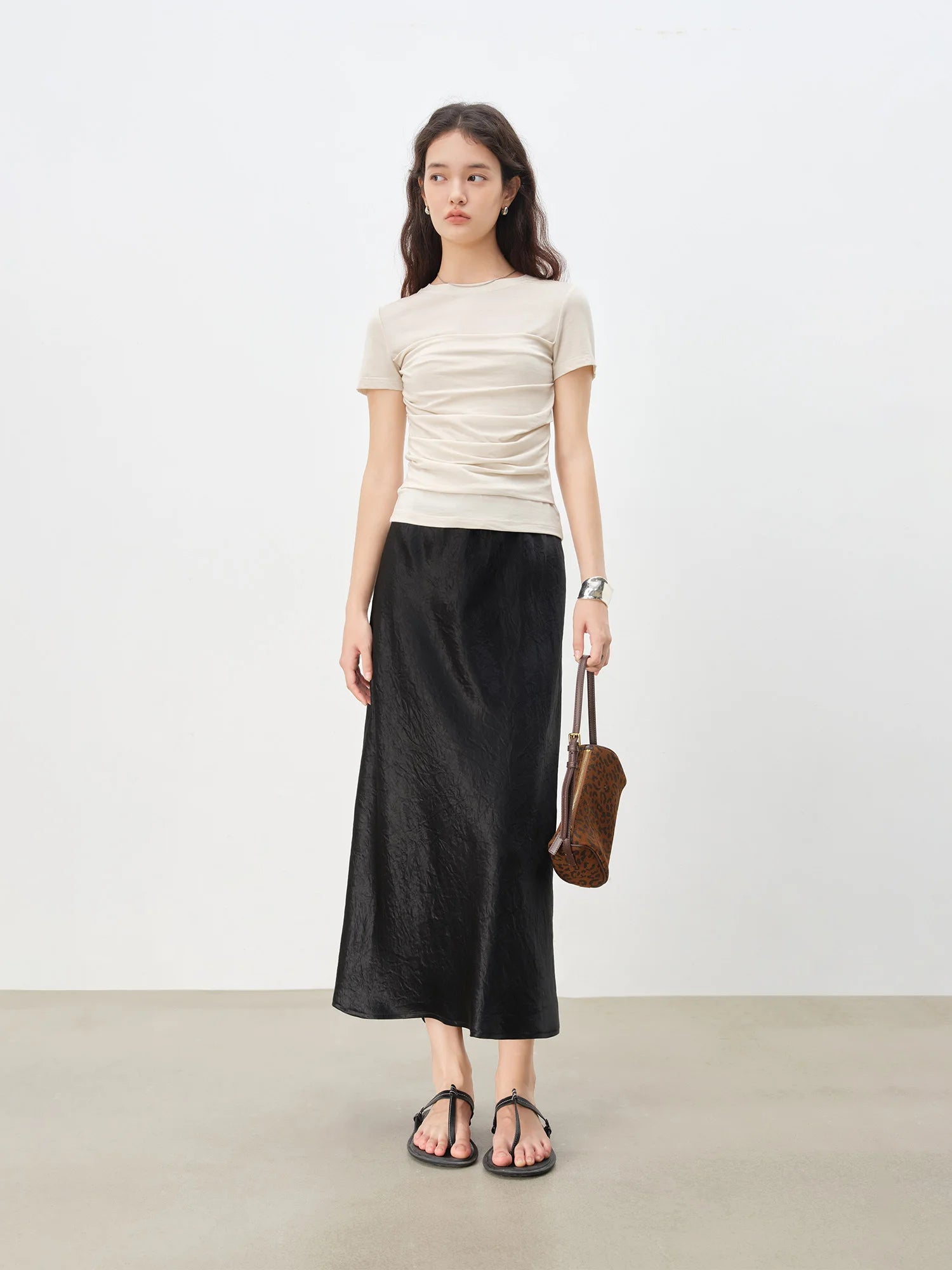 ZIQIAO 2025 Summer Women's Contour Stitch T-Shirt - Structured Round Neck Slim Fit Tee with Cool-Touch Yarn for Urban Explorer