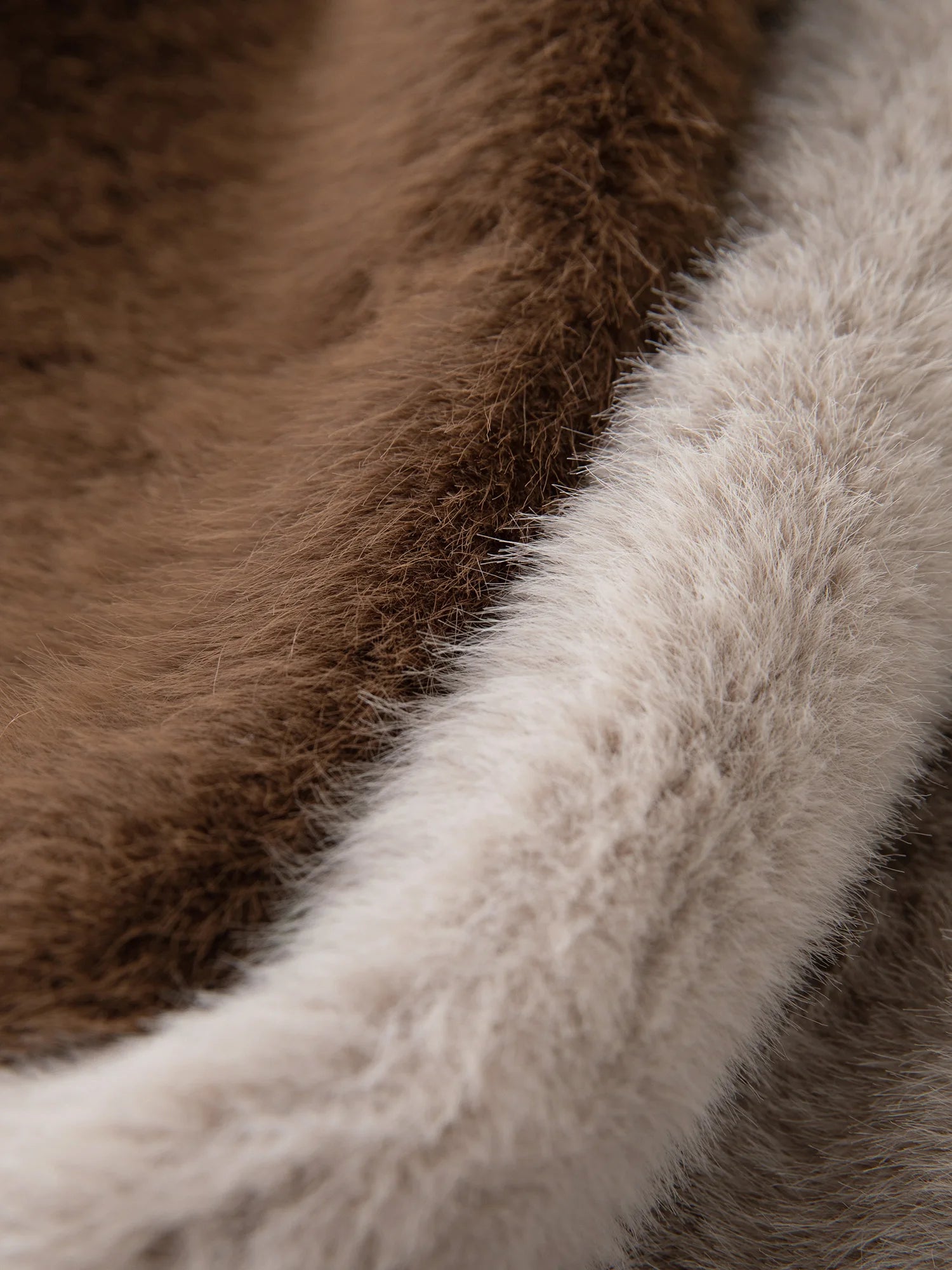 ZIQIAO Korean Style Stand-up Collar Faux Mink Coat for Women 2025 Winter New Style Faux Fur Warm Coat Soft Cozy Streetwear