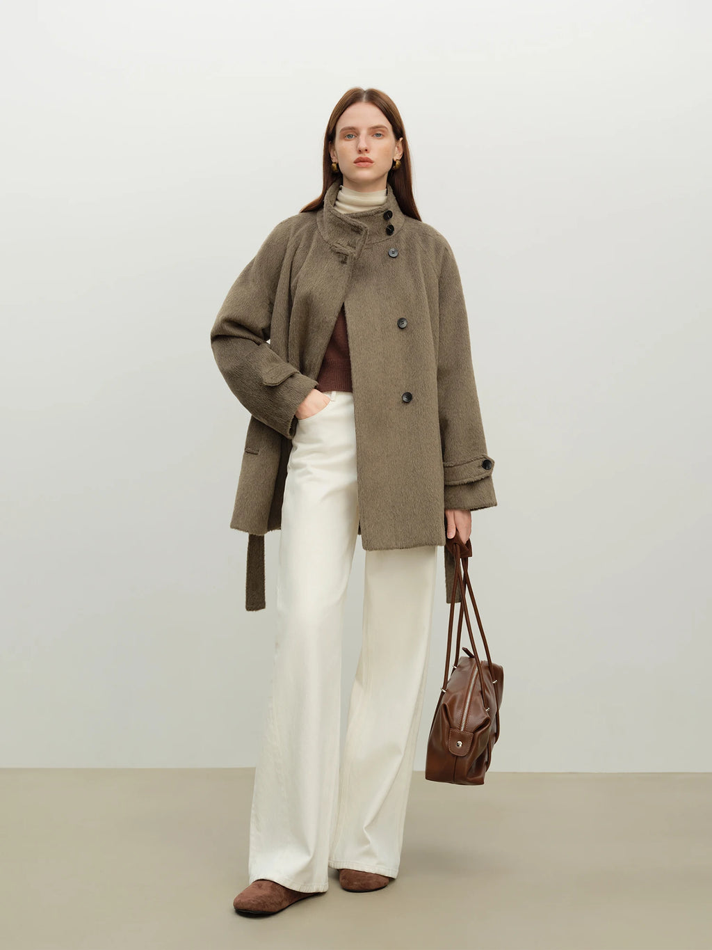 ZIQIAO Korean Style Short White Jacket for Women 2025 Early Winter New Style Stand Collar Stylish Warm Jacket