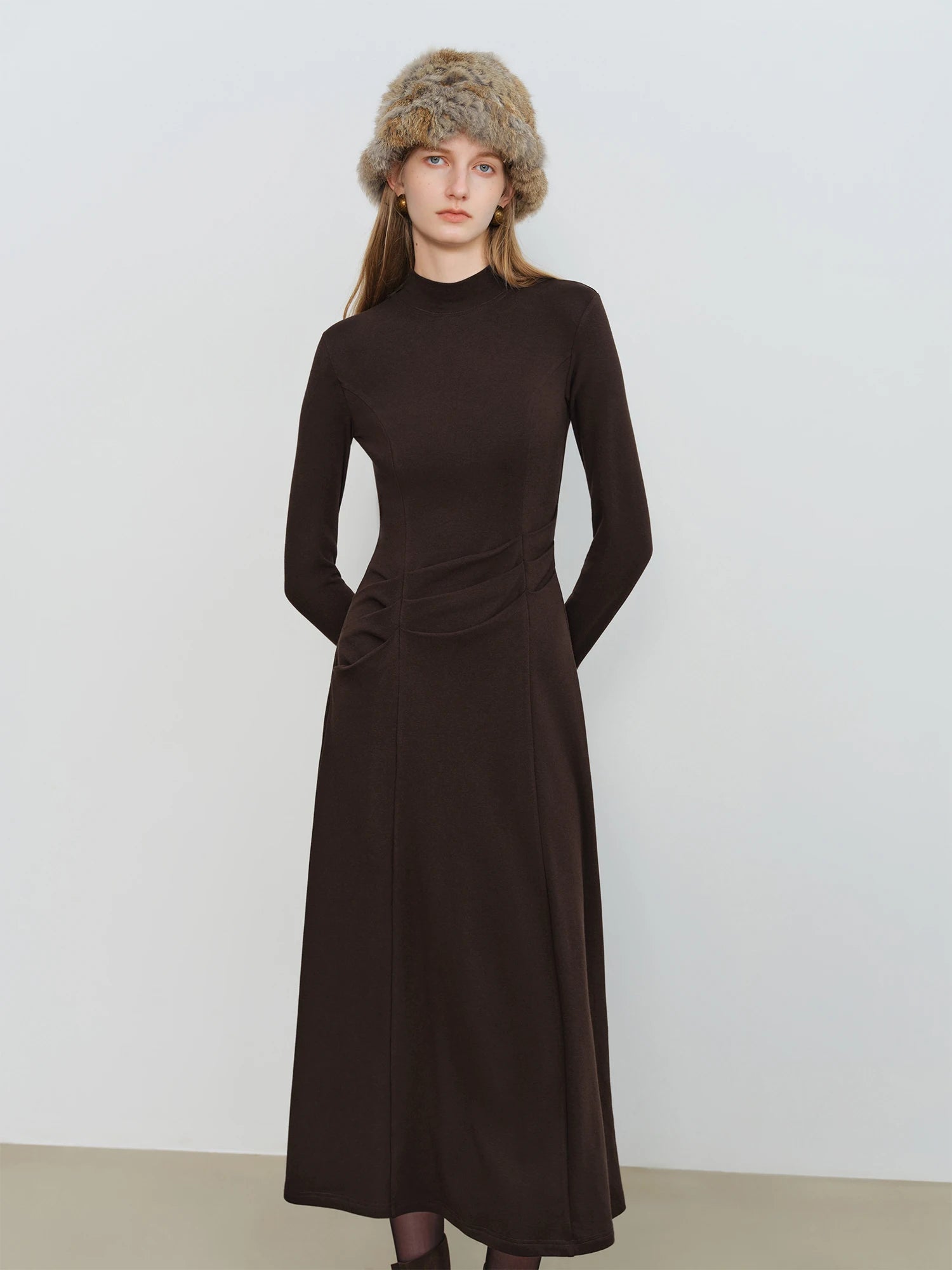ZIQIAO Autumn Winter 2025 Women's Waist-Defined Maxi Dress - Classic Black Timeless Silhouette Flattering Fit Office Elegant