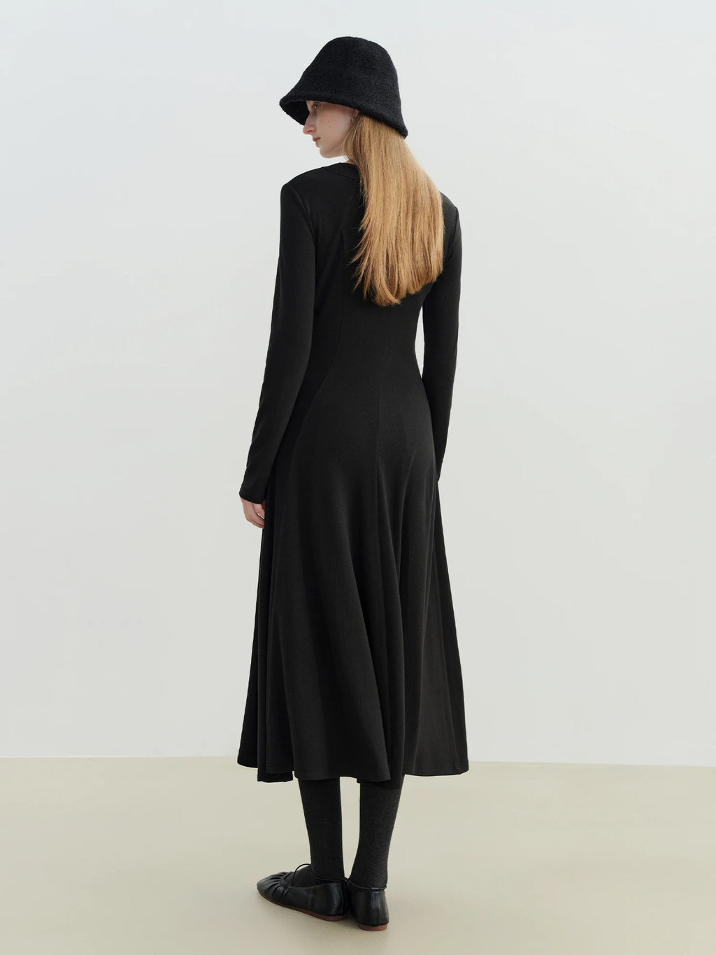 ZIQIAO 2025 Winter Women's Slim Fit Knit Dress - Round Neck Bodycon Little Black Dress Tummy Control Waist Elegant Mid-Length