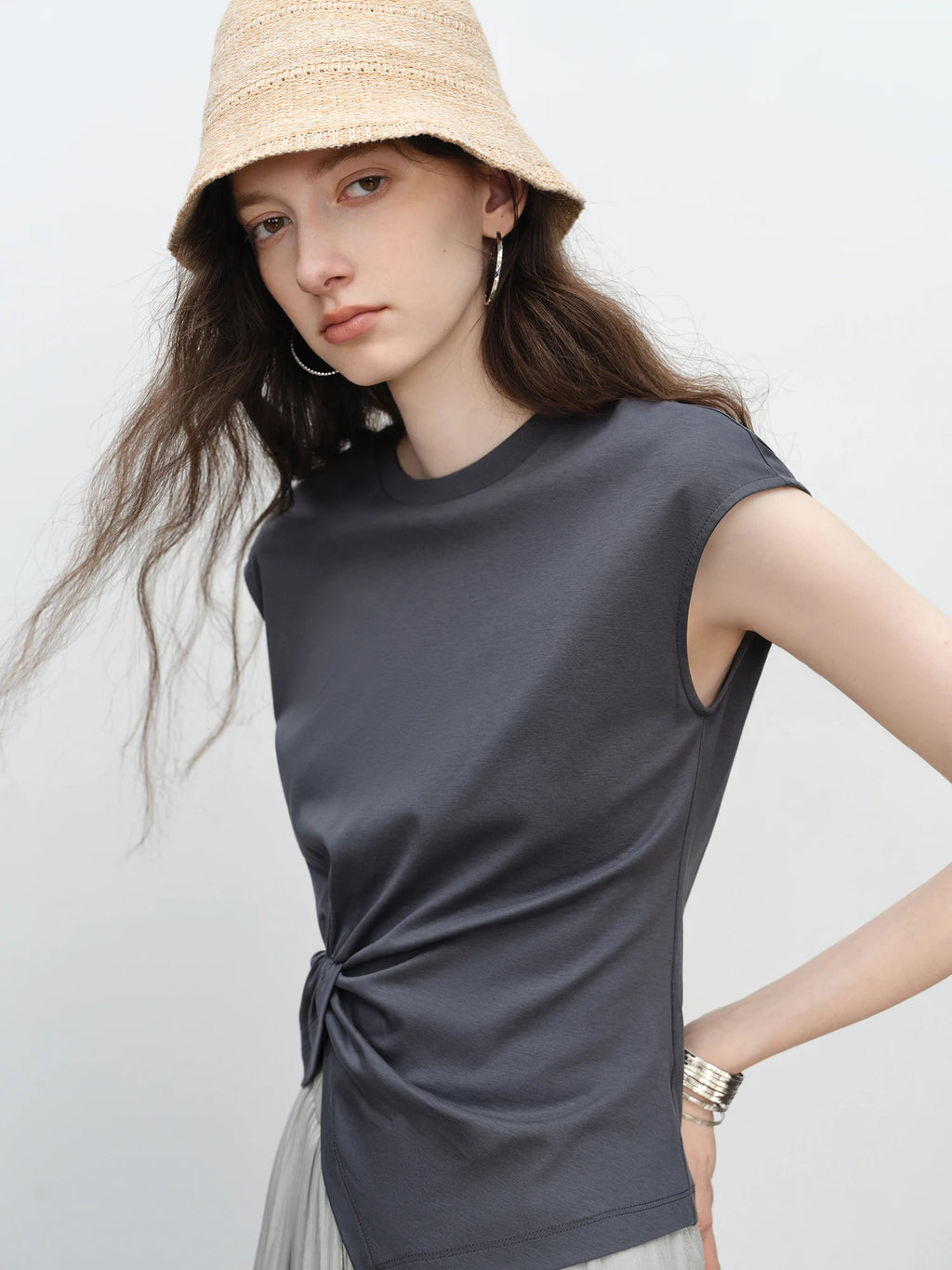 ZIQIAO Petite Women Crew Neck T-Shirt with Cap Sleeves Twist Knot Design - 2025 New Collection Exclusive Tops