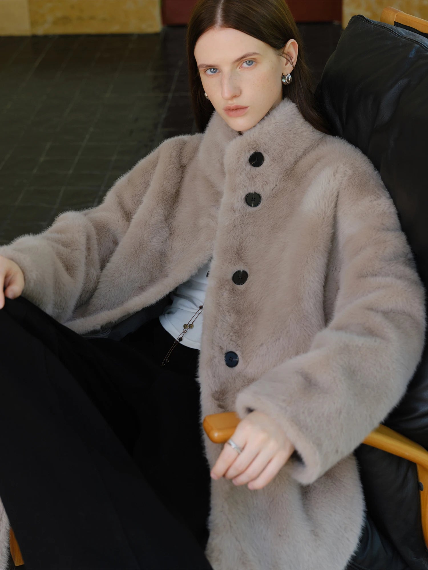 ZIQIAO Korean Style Stand-up Collar Faux Mink Coat for Women 2025 Winter New Style Faux Fur Warm Coat Soft Cozy Streetwear