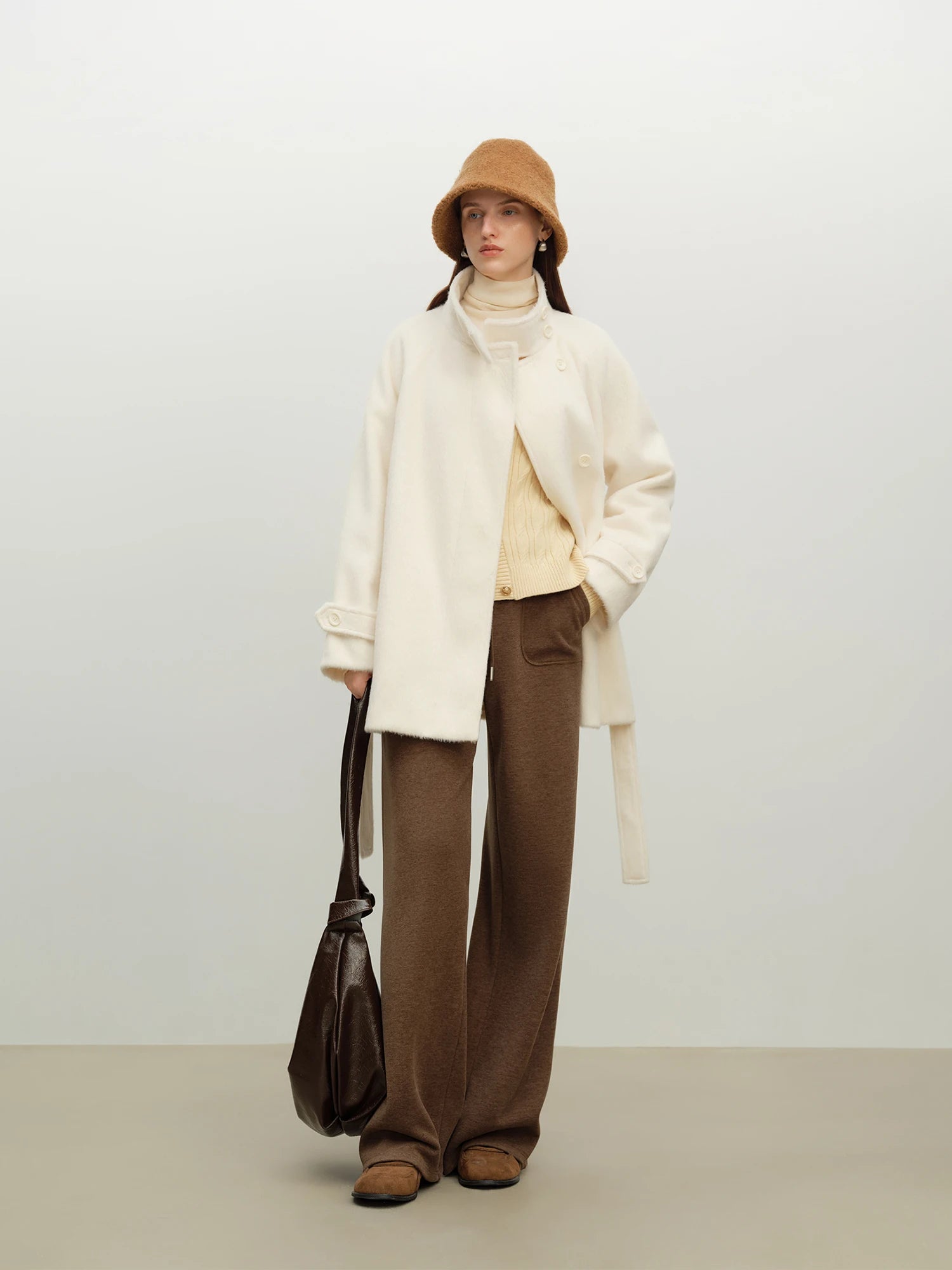 ZIQIAO Korean Style Short White Jacket for Women 2025 Early Winter New Style Stand Collar Stylish Warm Jacket