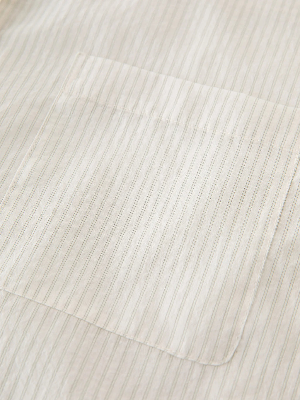 ZIQIAO Minimalist Style Loose Versatile Casual Shirt For Women 2025 Summer New Physical Sun Protection Vacation Top 25ZQ92169