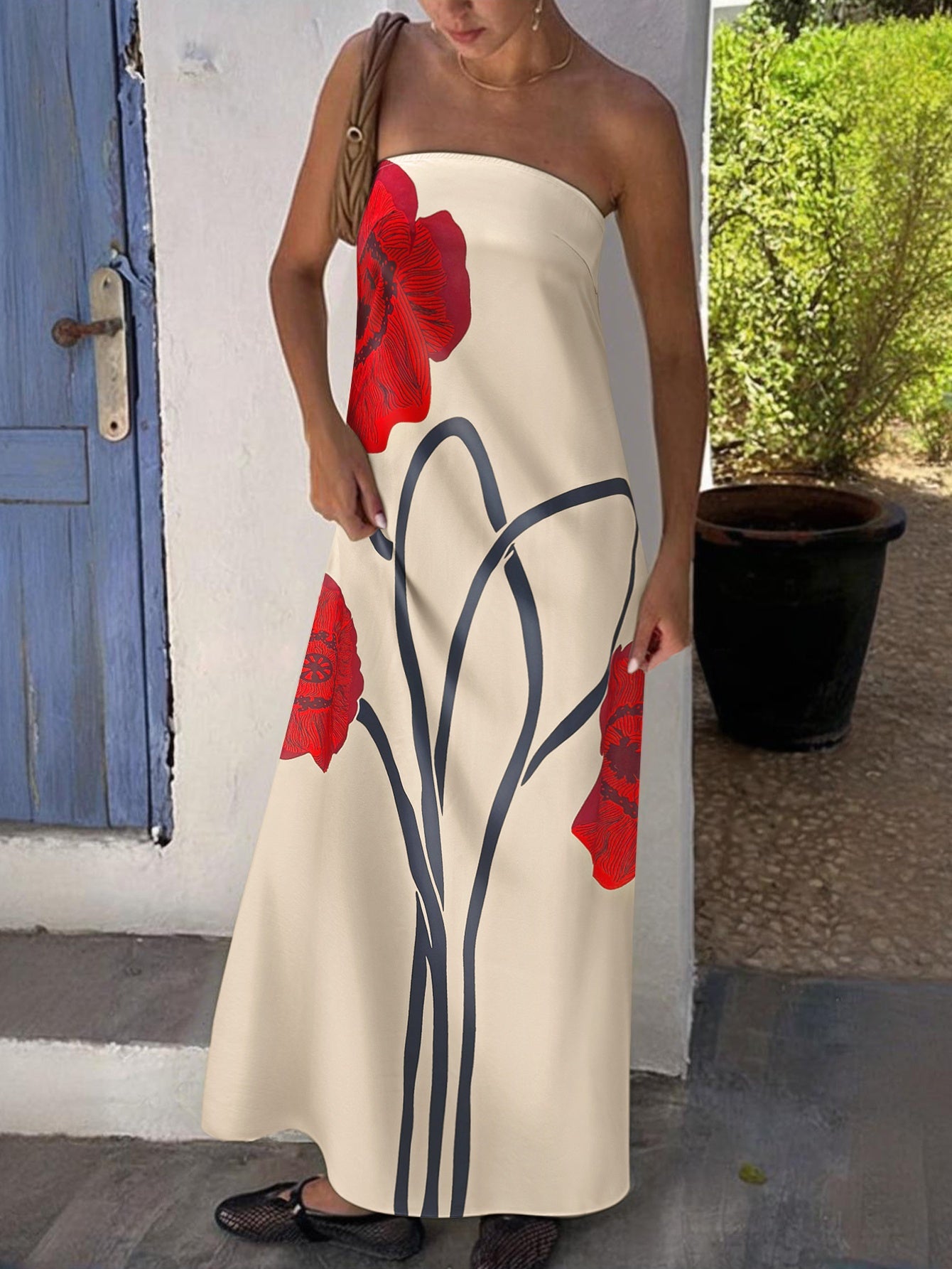 Women's Elegant Strapless Floral Print Long Dress - Lightweight Breathable Fabric, Loose Fit H-Silhouette with Red Flowers & Green Leaves on Beige, Machine Washable for Spring Summer Daily Wear & Holiday Travel, Floral Print Dress, Vacation Outfit, Shoulderbaring Design, Flowy Texture, Fashion Lovers, Comfortable Material, Casual Chic